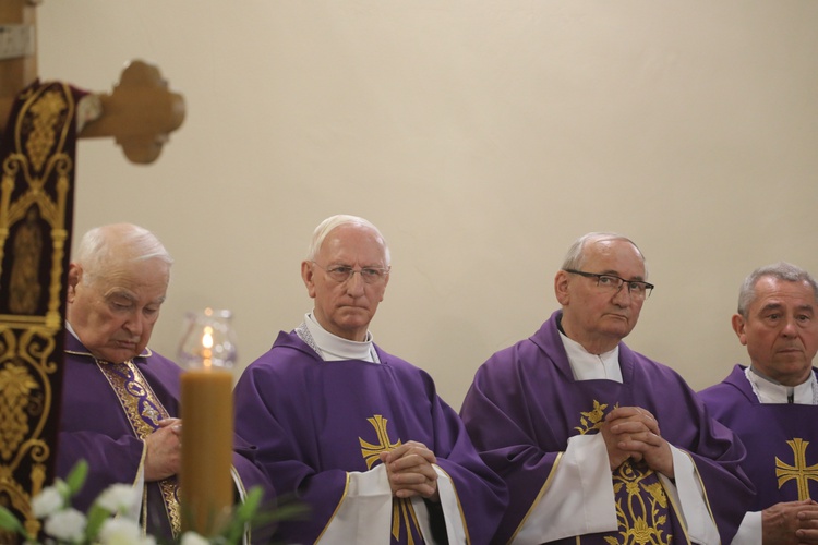 Ostatnie pożegnanie ks. Wojciecha Tyczyńskiego w Skoczowie