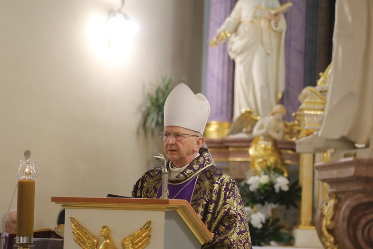 Ostatnie pożegnanie ks. Wojciecha Tyczyńskiego w Skoczowie