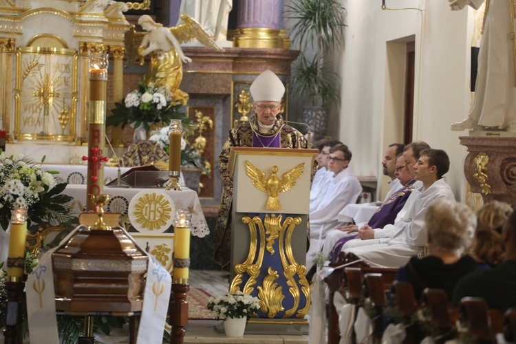 Ostatnie pożegnanie ks. Wojciecha Tyczyńskiego w Skoczowie