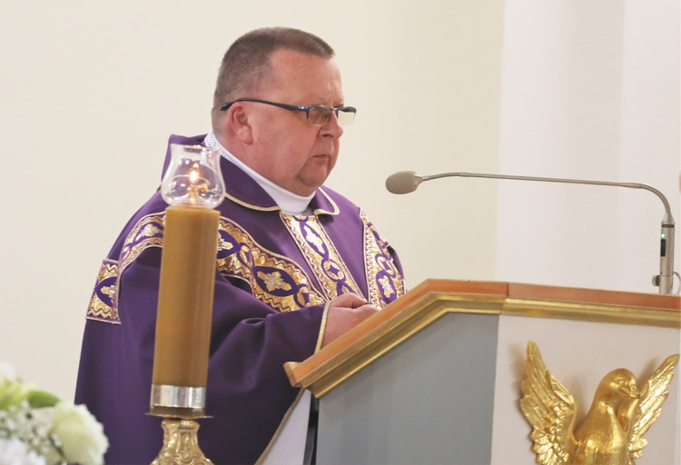 Ostatnie pożegnanie ks. Wojciecha Tyczyńskiego w Skoczowie