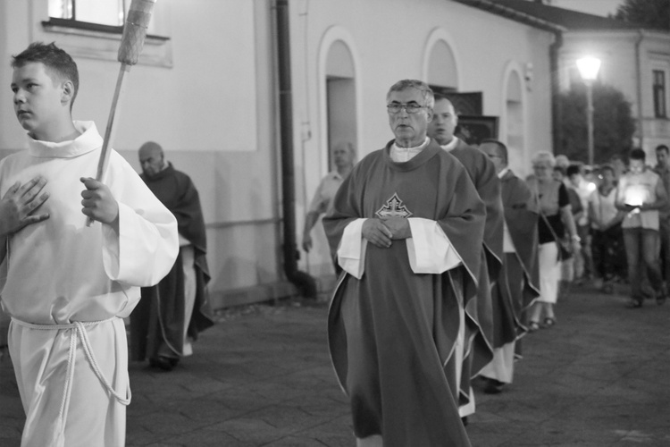 Ostatnie pożegnanie ks. Wojciecha Tyczyńskiego w Skoczowie