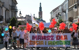 Marsz poprzedzi Msza św. sprawowana w radomskiej farze.