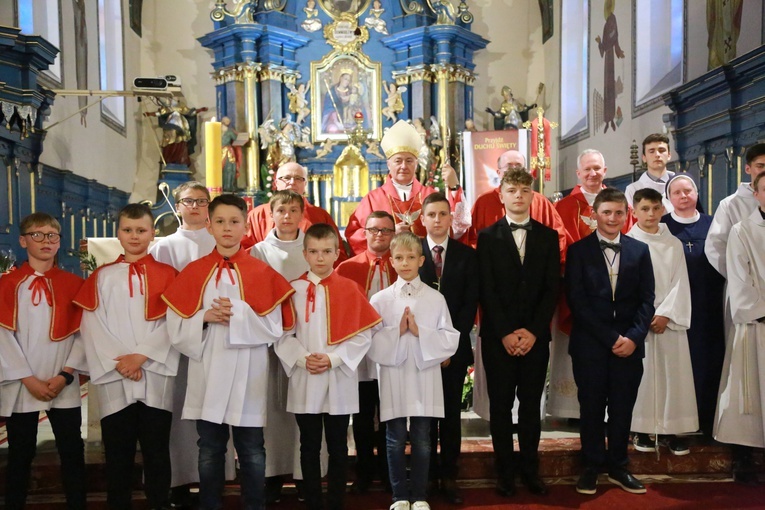 Bierzmowanie młodych z Łukowej, Śmigna i Lisiej Góry