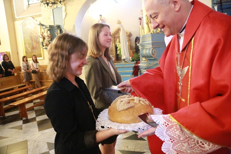 Bierzmowanie młodych z Łukowej, Śmigna i Lisiej Góry