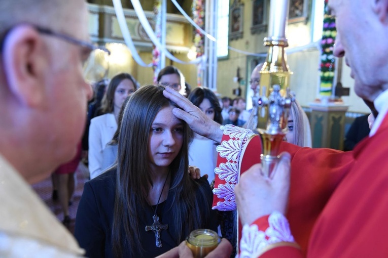 Bierzmowanie w Olszynach k. Jasła