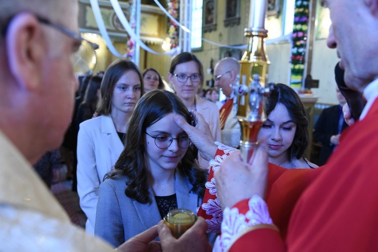 Bierzmowanie w Olszynach k. Jasła