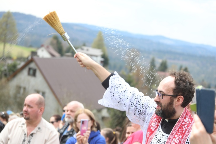 Mieszanie owiec u bacy Piotra Kohuta w Koniakowie