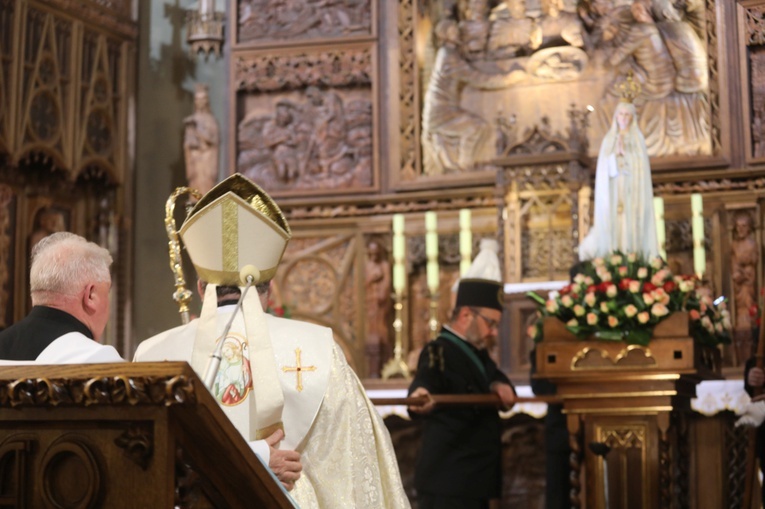 Bp Janusz Mastalski u św. abp. Bilczewskiego w Wilamowicach