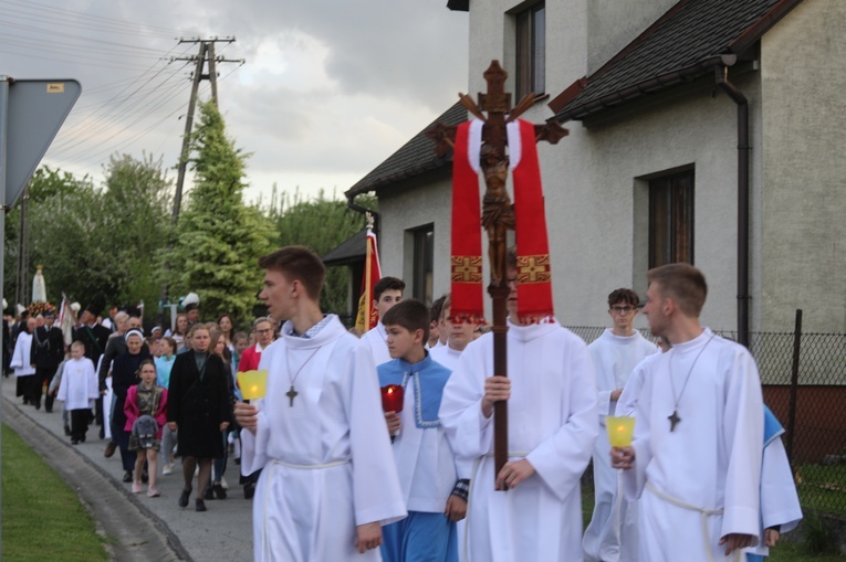 Bp Janusz Mastalski u św. abp. Bilczewskiego w Wilamowicach