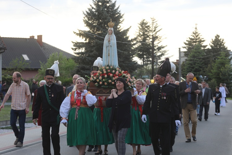 Bp Janusz Mastalski u św. abp. Bilczewskiego w Wilamowicach