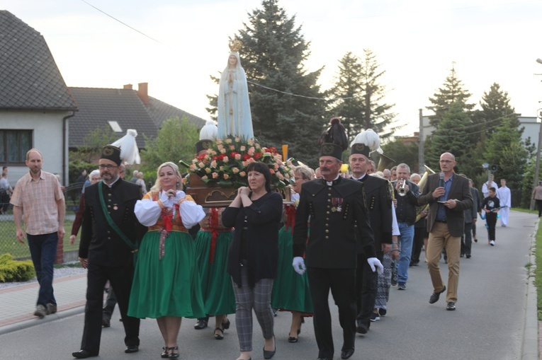 Bp Janusz Mastalski u św. abp. Bilczewskiego w Wilamowicach
