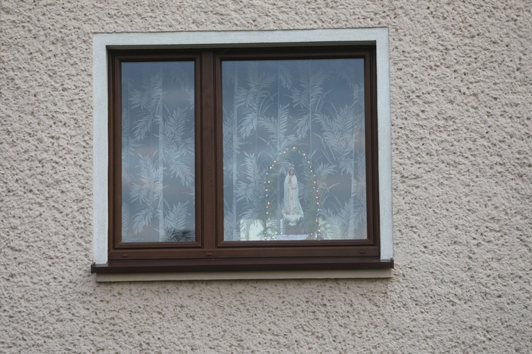 Bp Janusz Mastalski u św. abp. Bilczewskiego w Wilamowicach