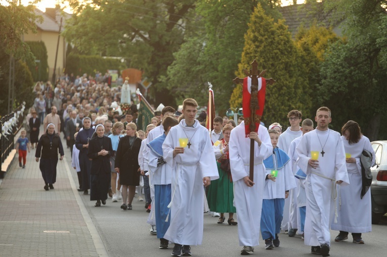 Bp Janusz Mastalski u św. abp. Bilczewskiego w Wilamowicach