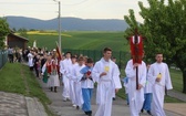 Bp Janusz Mastalski u św. abp. Bilczewskiego w Wilamowicach