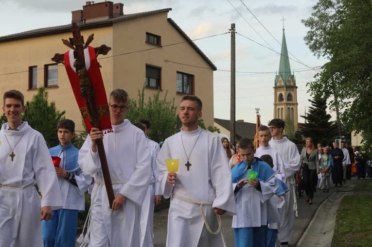 Bp Janusz Mastalski u św. abp. Bilczewskiego w Wilamowicach