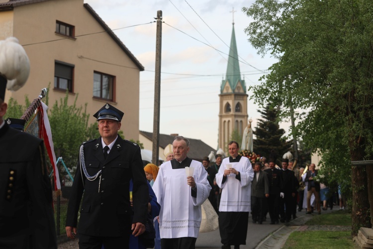 Bp Janusz Mastalski u św. abp. Bilczewskiego w Wilamowicach