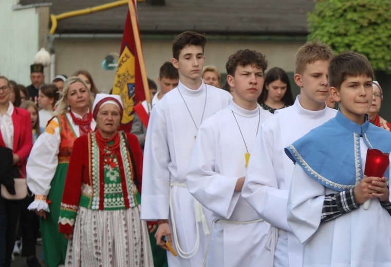 Bp Janusz Mastalski u św. abp. Bilczewskiego w Wilamowicach