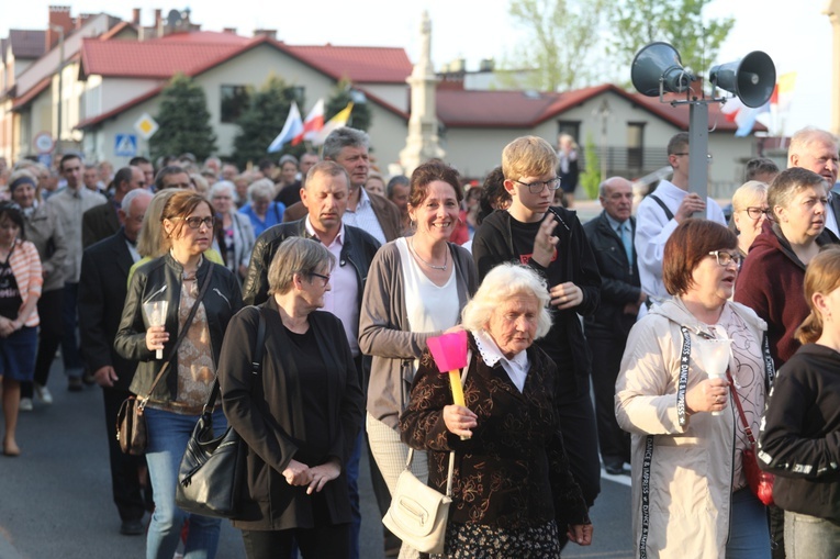 Bp Janusz Mastalski u św. abp. Bilczewskiego w Wilamowicach