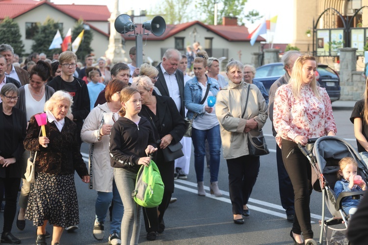 Bp Janusz Mastalski u św. abp. Bilczewskiego w Wilamowicach