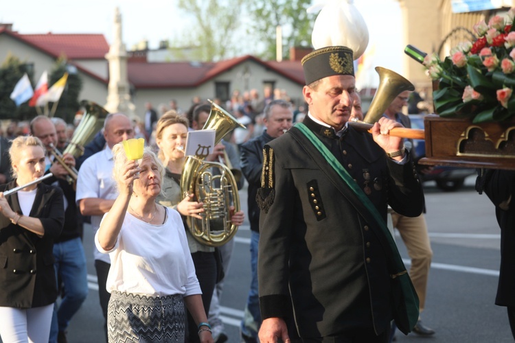 Bp Janusz Mastalski u św. abp. Bilczewskiego w Wilamowicach