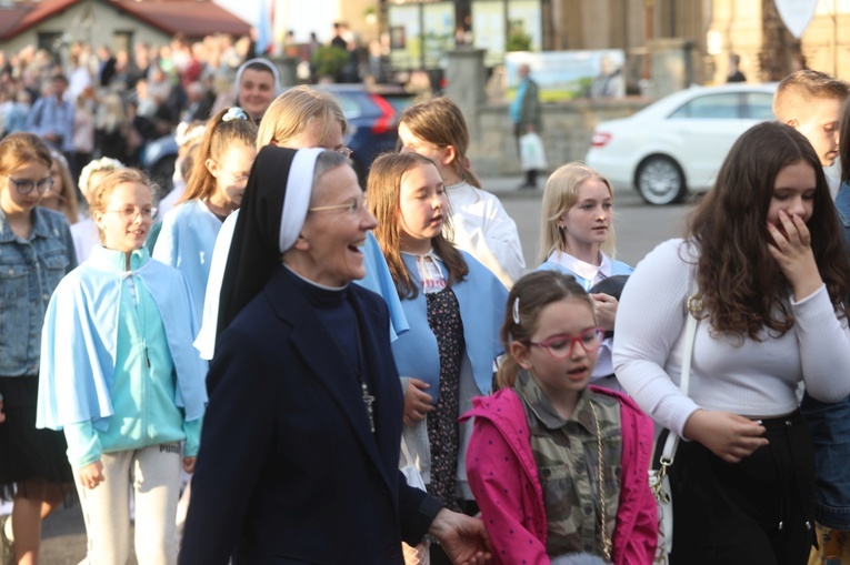 Bp Janusz Mastalski u św. abp. Bilczewskiego w Wilamowicach