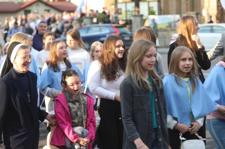 Bp Janusz Mastalski u św. abp. Bilczewskiego w Wilamowicach