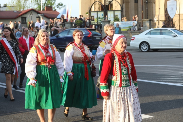 Bp Janusz Mastalski u św. abp. Bilczewskiego w Wilamowicach