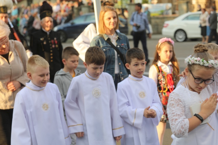 Bp Janusz Mastalski u św. abp. Bilczewskiego w Wilamowicach