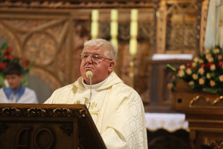 Bp Janusz Mastalski u św. abp. Bilczewskiego w Wilamowicach