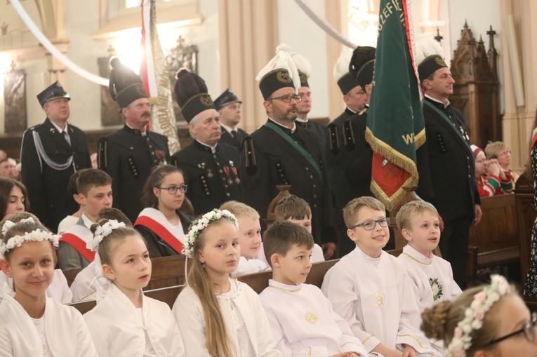 Bp Janusz Mastalski u św. abp. Bilczewskiego w Wilamowicach