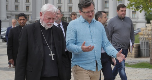 Abp Gallagher w Kijowie: oby wspólne wysiłki całego świata położyły kres zniszczeniu i śmierci