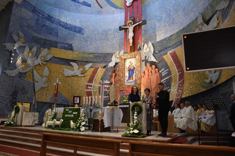 Abp Tadeusz Wojda wyświęcił salezjańskich kapłanów