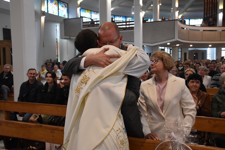 Abp Tadeusz Wojda wyświęcił salezjańskich kapłanów