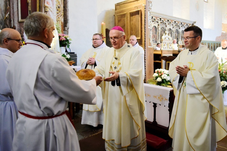 ​Msza św. dziękczynna za zakończenie pierwszego etapu renowacji kościoła św. Andrzeja Apostoła w Barczewie