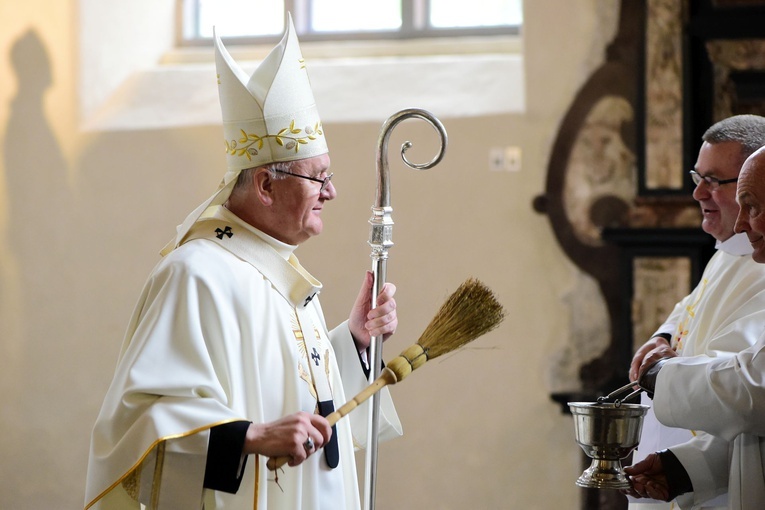 ​Msza św. dziękczynna za zakończenie pierwszego etapu renowacji kościoła św. Andrzeja Apostoła w Barczewie