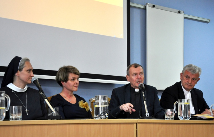 Konferencja jubileuszowa "Bliżej Boga-Człowieka"