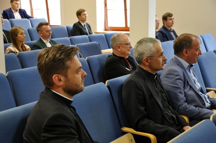 Konferencja jubileuszowa "Bliżej Boga-Człowieka"