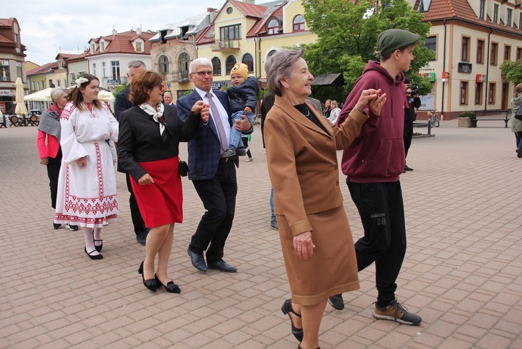 Czytanie "Pana Tadeusza" w Tarnobrzegu