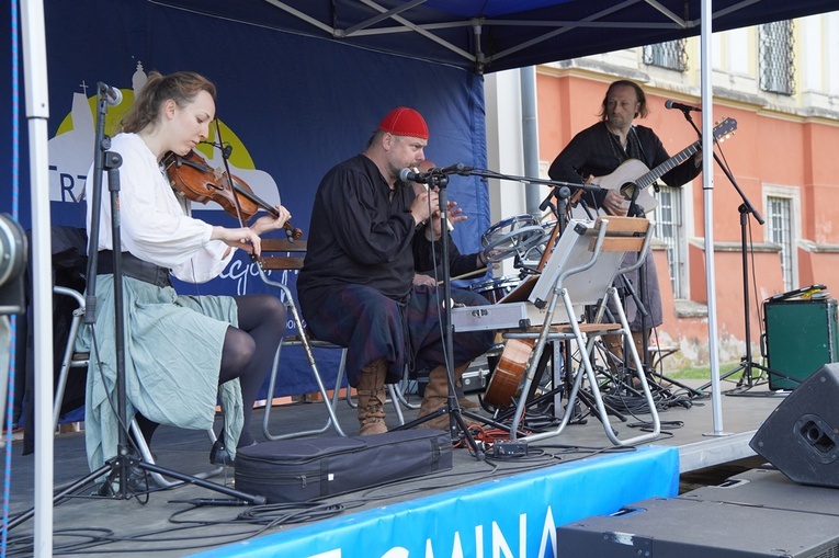 IX Majówka w Ogrodach Klasztornych w Trzebnicy