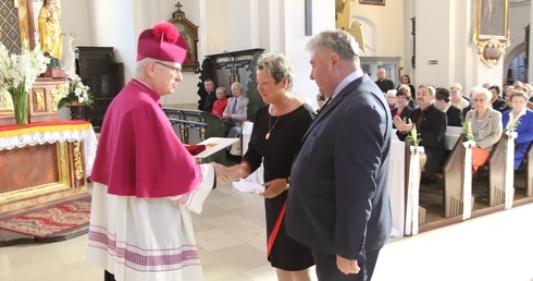 Bolesławiec. Medale dla świeckich