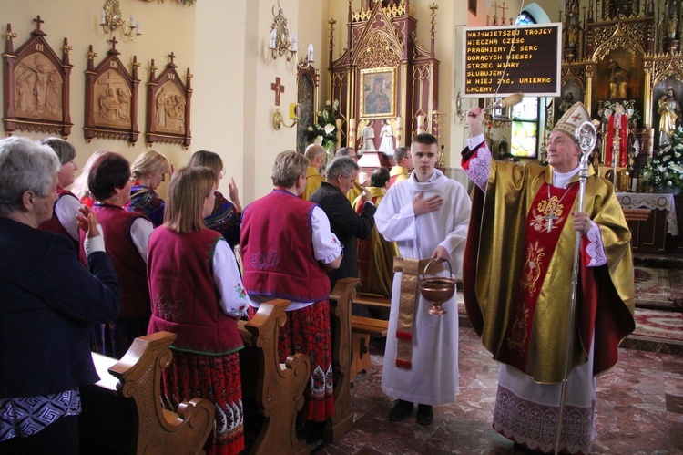 Jaworzna. Konsekracja kościoła