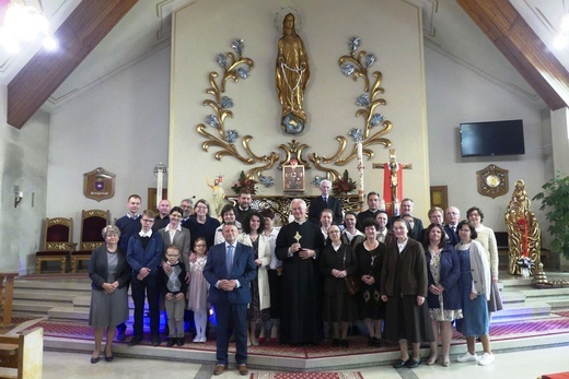 Wprowadzenie relikwii bł. Franciszka Palau do kościoła w Trzebini