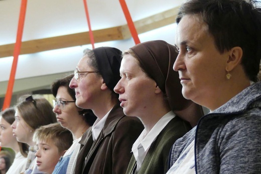 Wprowadzenie relikwii bł. Franciszka Palau do kościoła w Trzebini