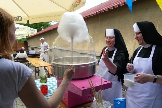 Festyn jubileuszowo-charytatywny u elżbietanek cieszyńskich - 2022