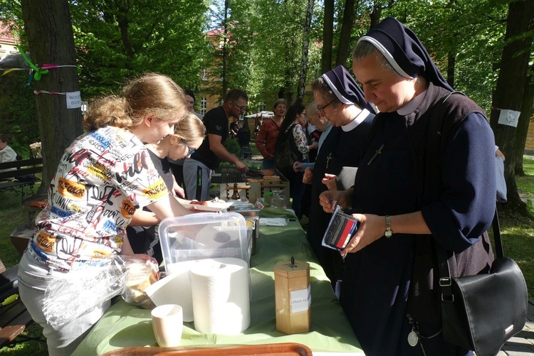 Festyn jubileuszowo-charytatywny u elżbietanek cieszyńskich - 2022