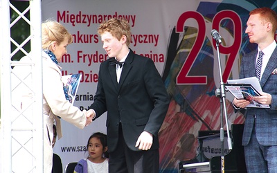 Zdobywca I miejsca w najstarszej grupie wiekowej Antoni Ignacy Kleczek (USA) otrzymał również nagrodę specjalną  od organizatora.