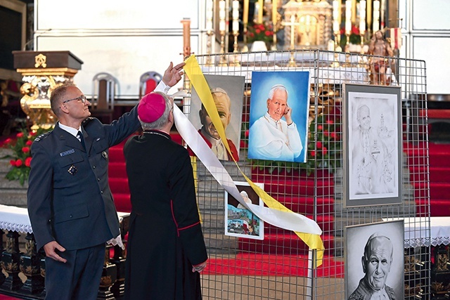 Wystawę uroczyście otwarto w rocznicę urodzin papieża Polaka.