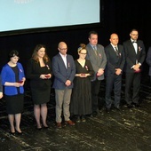 Jubileusz biblioteki był okazją do podziękowań i wręczenia odznaczeń.