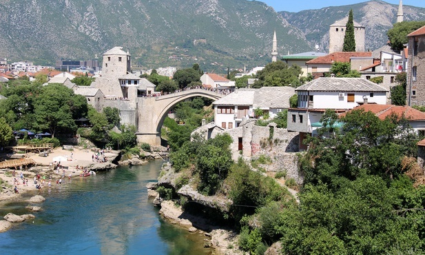 Bośnia i Hercegowina: Serbski przedstawiciel trzyosobowego Prezydium wzywa do "pokojowego podziału" kraju