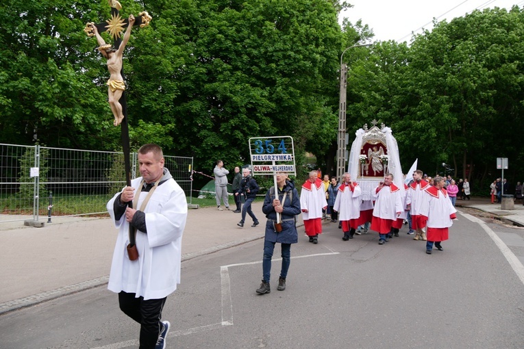 354. Piesza Pielgrzymka Oliwska w drodze do Kalwarii Wejherowskiej